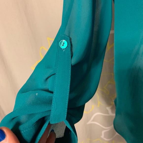 iZ Byer V Neck Tunic Top - Picture 6 of 9